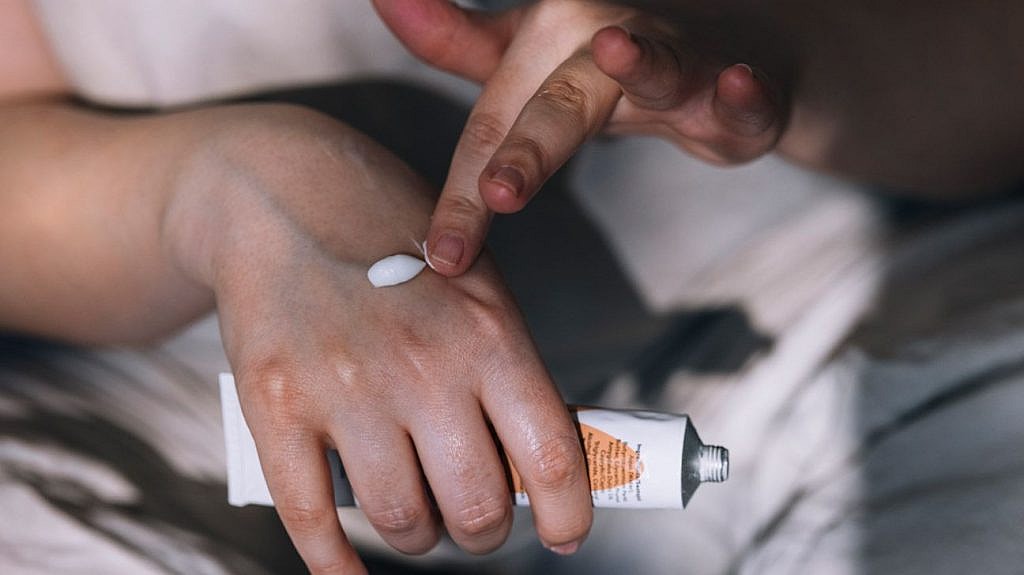 Triamcinolone Acetonide for Eczema: How it Works and Side Effects