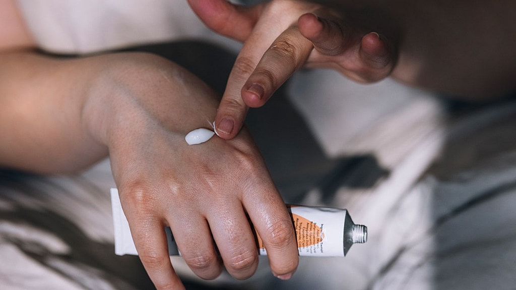 Triamcinolone Acetonide for Eczema: How it Works and Side Effects