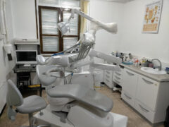 Dr Hakmi Nabil+Dentist