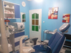 Dr Lallouche+Dentist